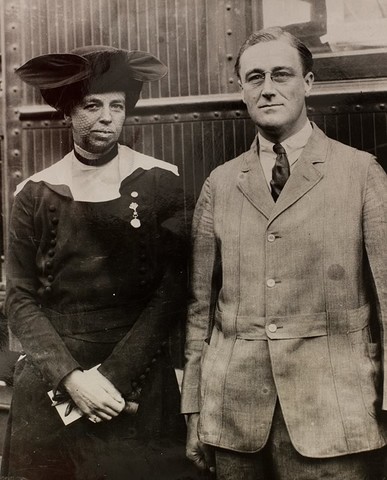 Franklin Delano Roosevelt and his wife Eleanor visit Warm Springs