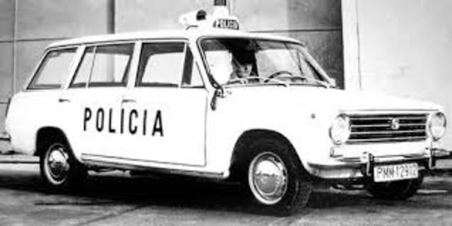 1934 Un verdadero automóvil moderno, el super aerodinámico Chrysler Airflow y De Soto Airflow debuta en 1934