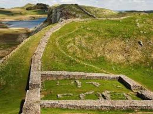 Los romanos comienzan la construcción del Muro de Adriano