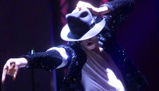 Vuelta sobre un mismo eje ( baile de MICHAEL JACKSON)