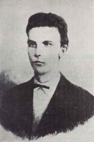 Se gradúa del instituto