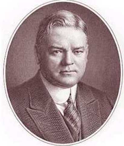 Herbert Hoover elected president