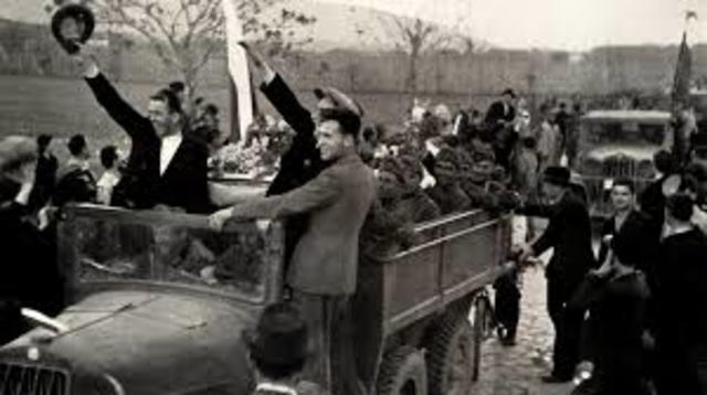 Bulgaria se une al Eje.