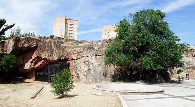 Descubrimiento de las Cuevas de Maltravieso