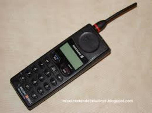 SURGE TELÉFONO CELULAR ERICSON