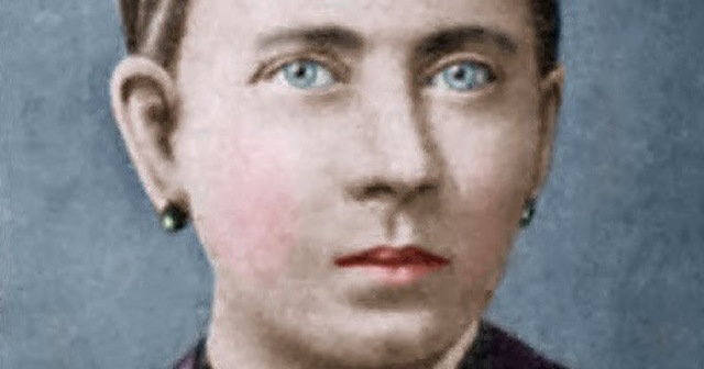 Muere madre de Hitler