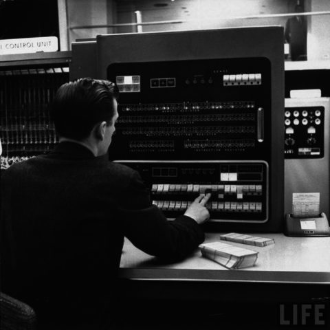 Desarollo de la IBM 701