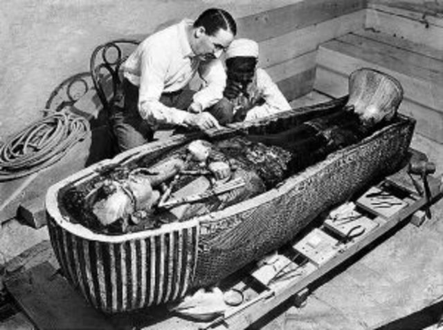 Howard Carter Discovers King Tut's Tomb
