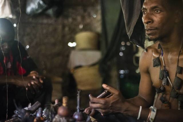 2017. Ola de asesinatos de mujeres acusadas de brujería en Tanzania