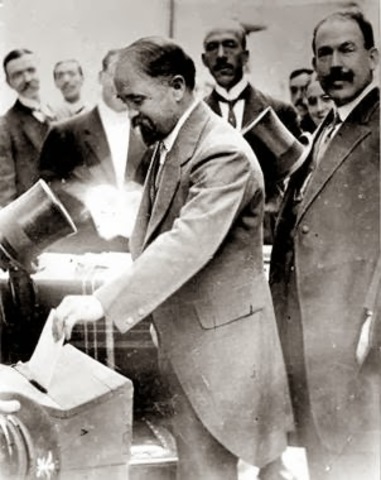 Primera elección democrática en el país