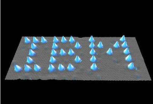 Человек научился манипулировать отдельными атомами.