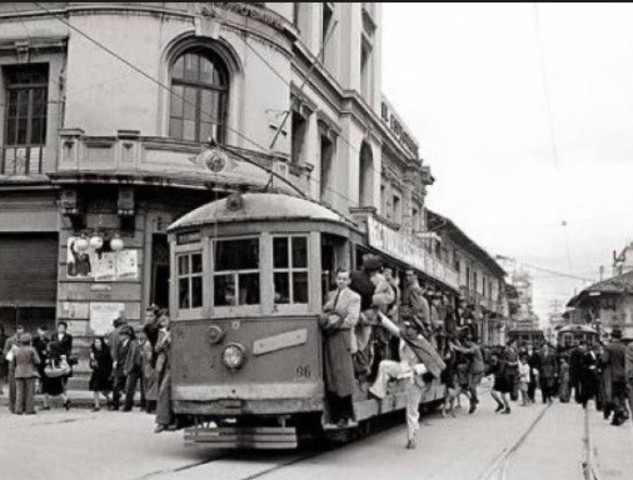 Saltos en la estructura demográfica y productiva