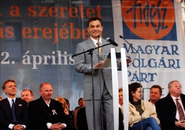 Az első Orbán-kormány megalakulása
