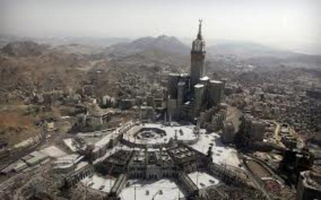 Muhammad returns to Mecca