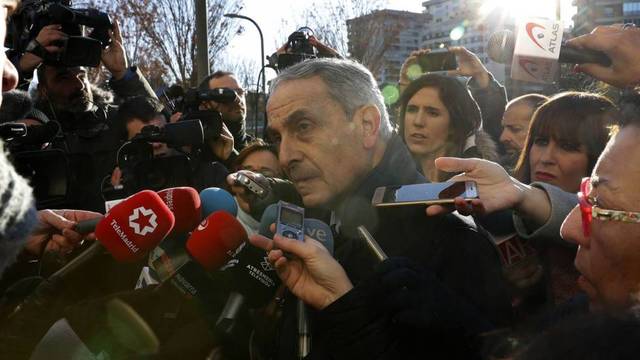 La defensa de los miembros de La Manada retira del caso el informe de los detectives.