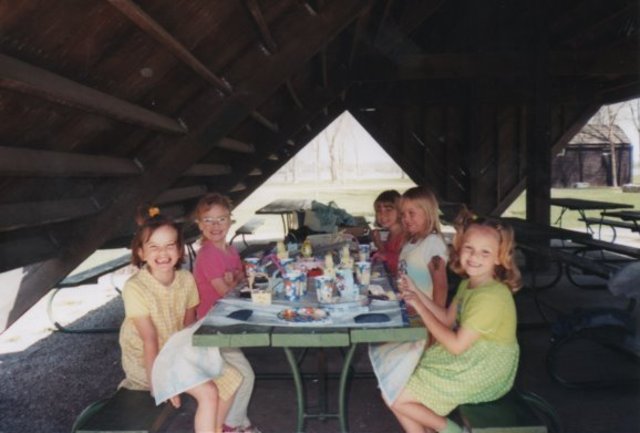 Había muchos más cumpleaños con mis amigos.