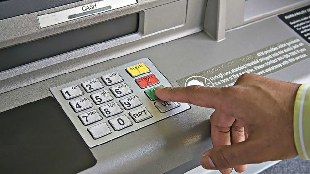 Primer cajero automático utilizado en mi familia