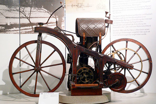 The world's first motorcycle