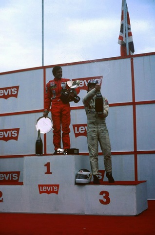 Nova pista, um mesmo vencedor