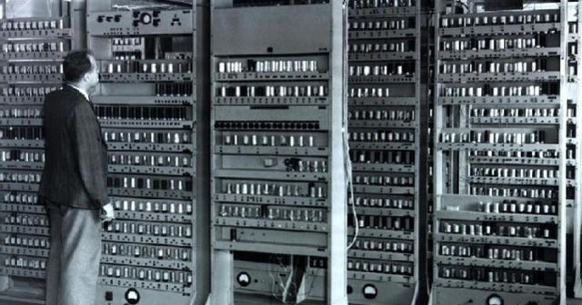 EDSAC (Large Electronic Computer)
