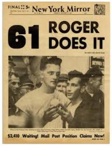 Roger Maris of the Yankees breaks Babe Ruthś single-season home run record