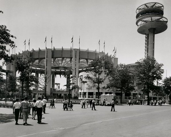 New York World Fairs begins