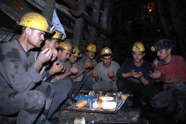 miners trapped in coal mine for 77 hours