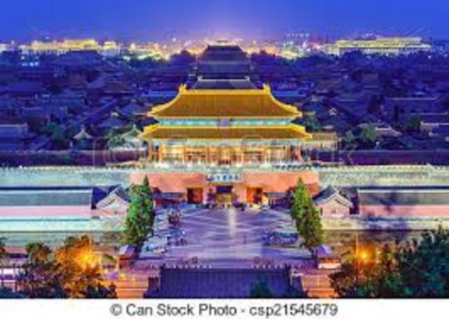 Emperor Yong Le builds the imperial city