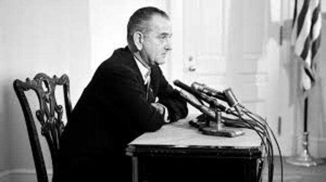 Lyndon b Johnson defeats Barry Goldwater