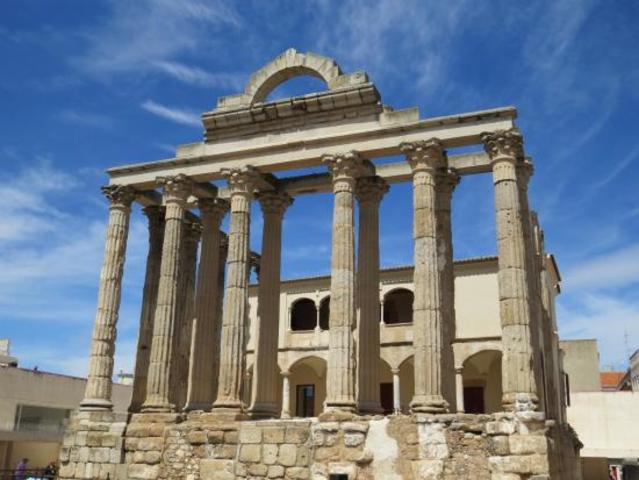 Sociedad, arquitectura y características socioeconómicas de la romanización