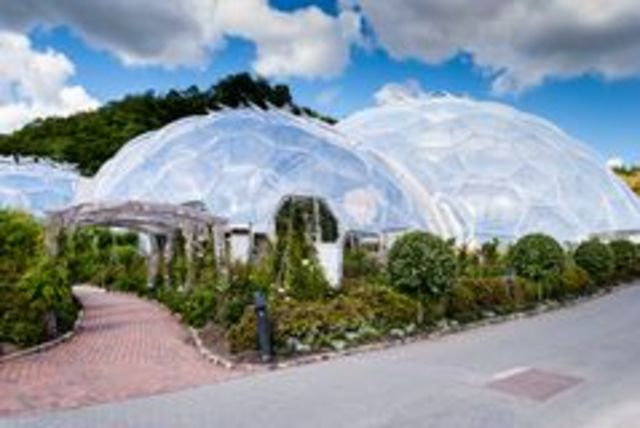 INVENZIONE DELLE CUPOLE GEODETICHE