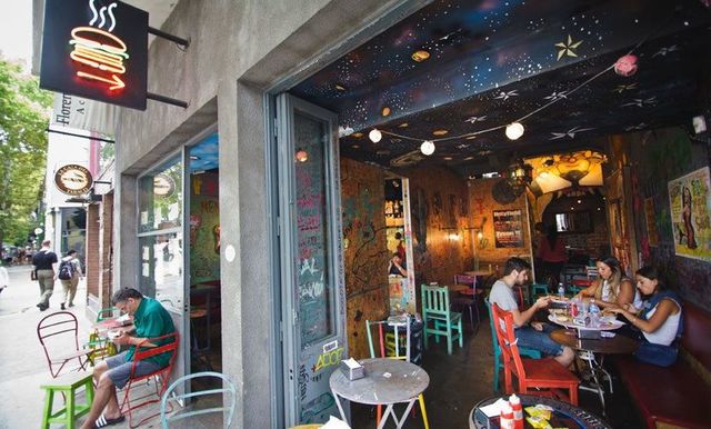 Esquina de Costa Rica y Gurruchaga