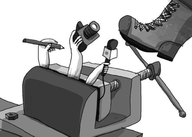 A G U J A  H I P O D É R M I C A