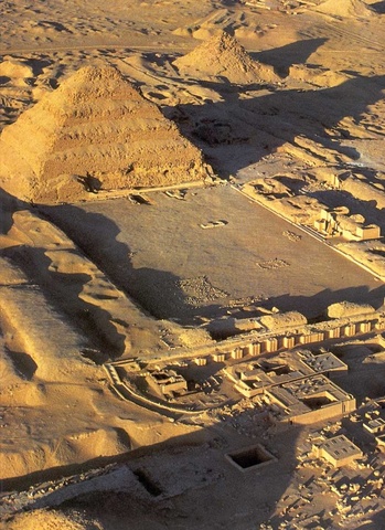 Pirámide de Zoser - Planta de Sakkara y recinto funerario de Zoser (fecha aproximada entre el 2635 y el 2615a.C., Dinastía III)