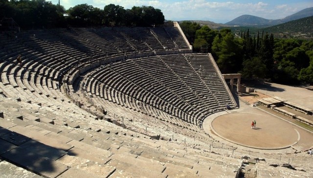 Teatro de Epidauro (fecha aproximada 350 a.C.)