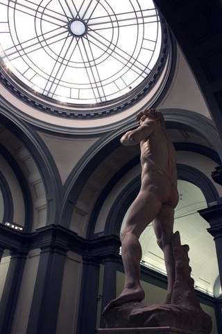 michelangelo sculpts the david