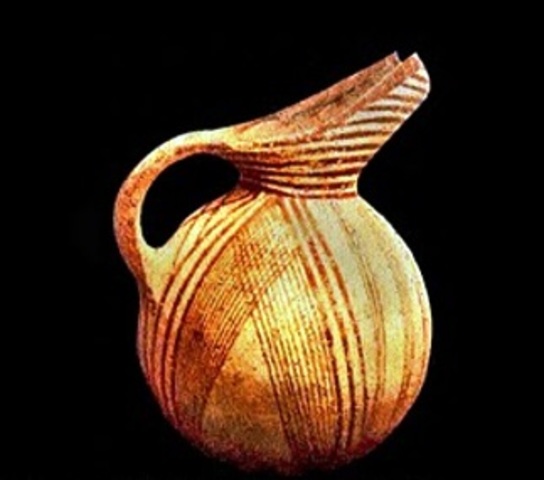 Jarra de cerámica del minoico, pieza encontrada en las islas del mar Egeo, en territorio griego (fecha aproximada 2500 a.C.)