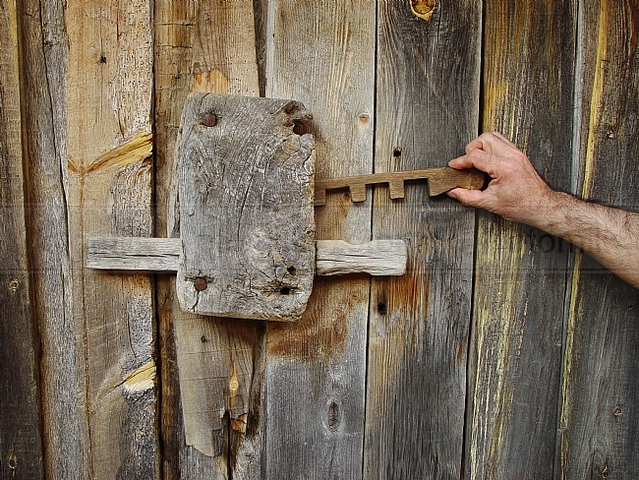 Cerradura de Madera