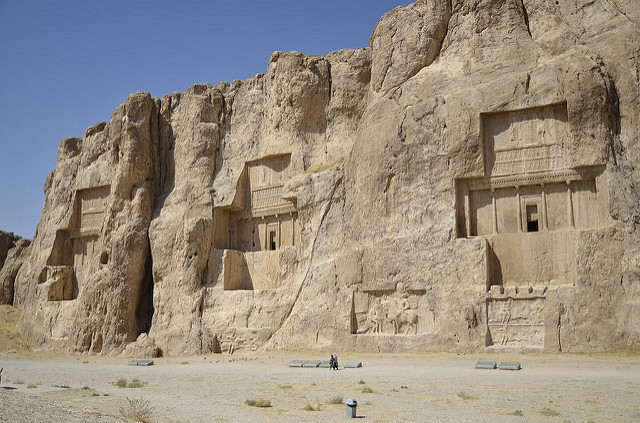 Sepulcros hipogeos de Naqsh-i Rustam (fecha aproximada siglo VI a.C.)