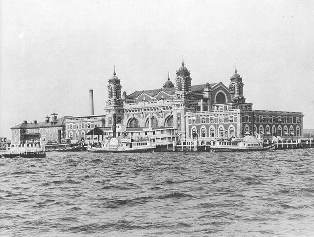 Ellis Island closes as an Immigrant point