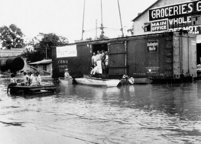 The Great Mississippi Flood displaces 700,000 people.