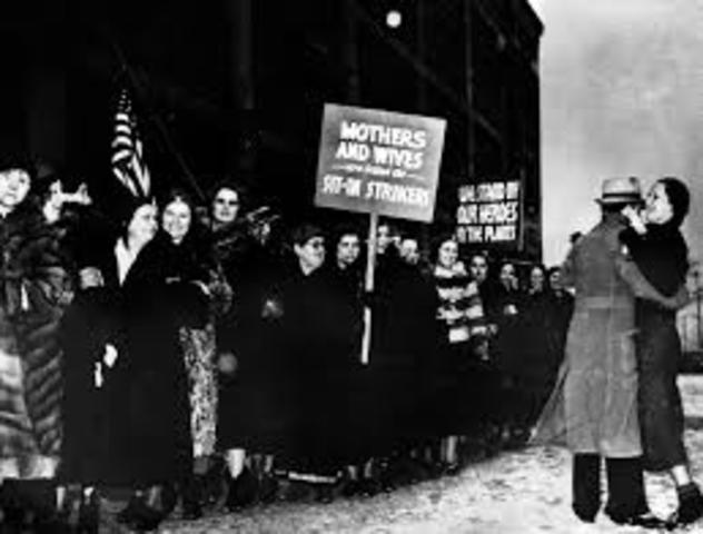 The Ford Motor Company announces the creation of a 40 hour work week