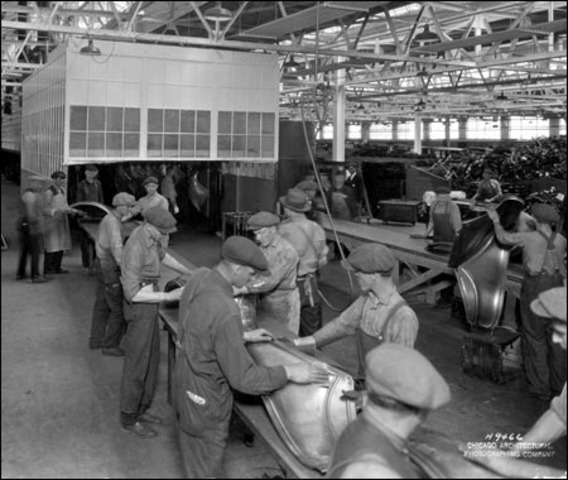 The Ford Motor Company announces the creation of a 40 hour work week