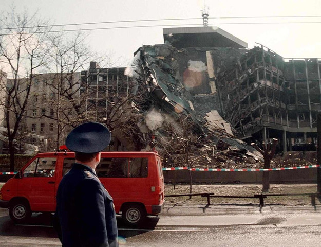 Onderhandeling mislukt en NAVO bombardeert Servië