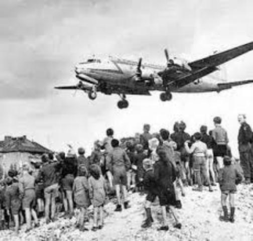 Berlin blockade and airlift