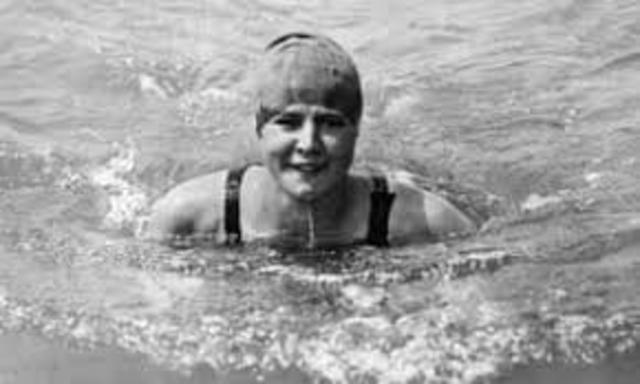 Gertrude Ederle is the first woman to swim the english channel