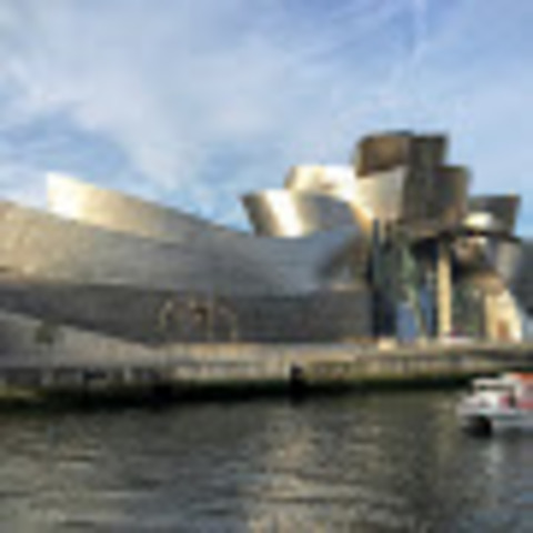 Frank Ghery builds the Gugenhiem museum