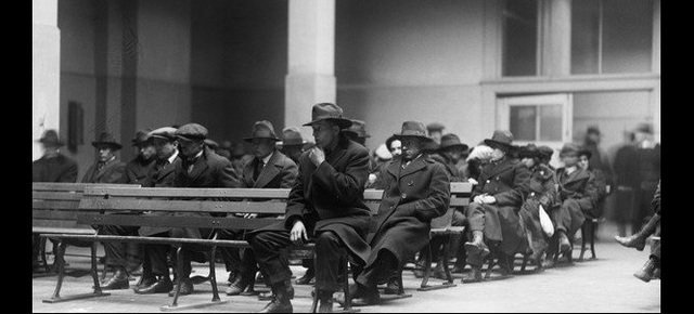 The Palmer Raids arrest and deport over 6,000 suspected "radicals"