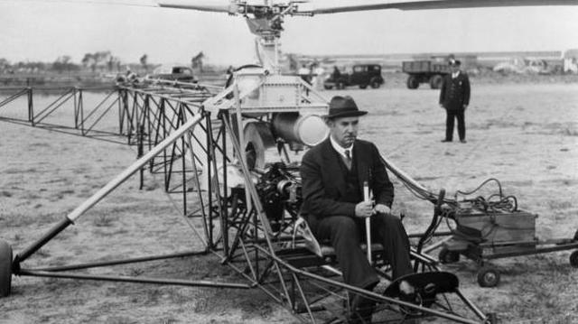 Igor Sikorsky crea el Helicóptero