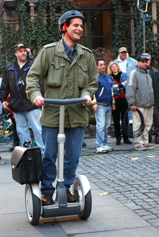 El Segway es inventado por Dean Kamen